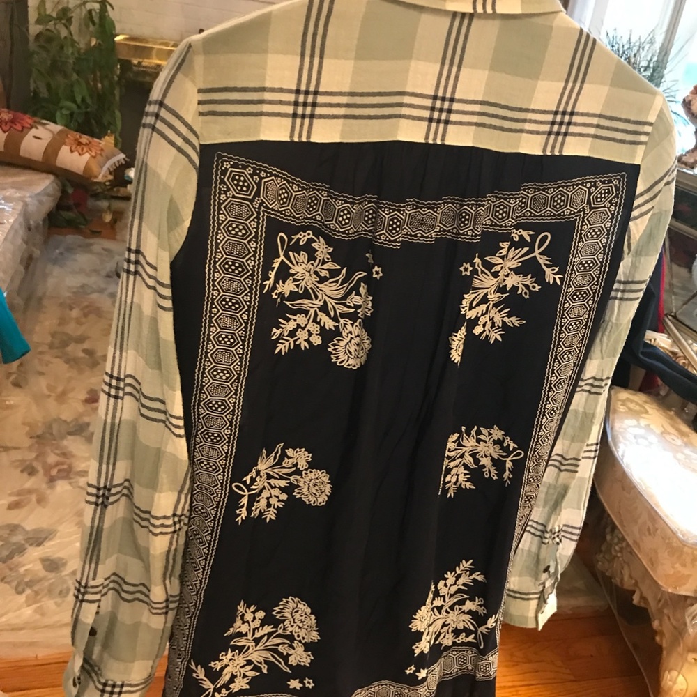 Blouse - Picture 2 of 3